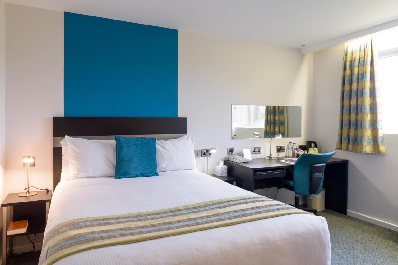 Cranfield Management Development Centre Hotel ภายนอก รูปภาพ
