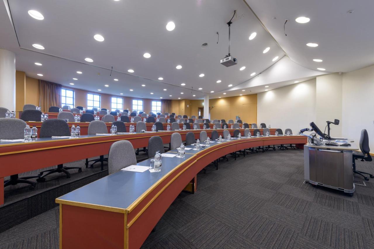 Cranfield Management Development Centre Hotel ภายนอก รูปภาพ